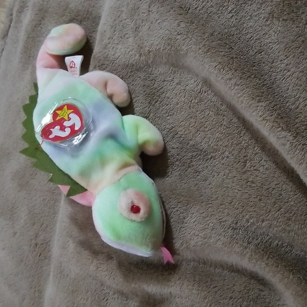 Rare Manufacture Error Ty Beanie Baby "Iggy"